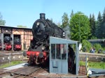 Dampflokomotive 58 311 auf  Drehscheibenrundfahrt  am 25.5.2013 im Süddeutschen Eisenbahnmuseum in HN-Böckingen.