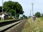 Einfahrt des Sonderzug, berspannt mit der Dampflok BR 91 134 -DR- in den Haltepunkt Sukow/Meckl.