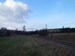 202 597-1, 202 738-1 und Schublok 202 240-8 waren am 24.03.14 mit einem Holzzug von Saalfeld nach Friesau unterwegs. Hier zu sehen in Oberlemnitz. 