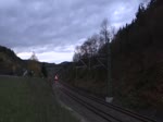 204 005 und 204 xxx der PRESS fahren am 26.10.13 mit einem Schotterzug Richtung Probstzella.