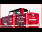 Lok „Marion“ der Rennsteigbahn mit Leerwagen zur Holzverladung kommt auf dem Bahnhof Torgelow an und setzt die Wagen zur Beladung auf die Ladestrasse um. Am nächsten Tag wird der beladene Zug auf das Hauptgleis umgesetzt und fährt in Richtung Pasewalk ab. - 23./24.04.2015 