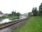 Die 215 804-4 mit einem gemischten Gterzug unterwegs nach Garching/OBB von Trostberg aus am 09.07.07.