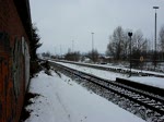 218 452-1 fährt am 11.02.2010 um 12:24 Uhr planmäßig mit 5 N-Wagen als RE 14307 (Hannover - Bad Harzburg) durch den Bahnhof Groß Düngen (Gleis 1).