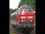 218 447-1 mit einem schtzungsweise schadhaften 628 im Schlepp in Richtung Sden durch Radbruch. Aufgenommen am 06.07.2010.