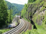 218 326-7 und 218 456-2 ziehen den IC Allgu ber die Geislinger Steige am 25.05.2012. Mit sieben Wagen haben die beiden Dieselloks keine groe Mhe. Obwohl der Zuglauf aufgrund Bauarbeiten mit Sperrung der Illertalbahn derzeit nur von bzw. bis Ulm abgewickelt wird, ist die Bespannung weitgehend mit 218 bis Stuttgart - ggf. steht eine 111 zur Verfgung.