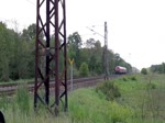 Der Lokzug passierte den Bahnübergang in Beutersitz/Bahnhof die B101 aus Falkenberg kommend in Richtung Cottbus am 15.Mai 2020.