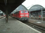 218 128-7 verlsst mit Bn-Wagen den Frankfurter Hbf, nachgeschoben von 218 155-0-ein akustisches Spektakel.26.8.2008