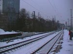 (20.12.2009) 218 833 + 836 durchfahren parallel neben 112 134 mit ihrem RE 7 nach Mnster den Bf Kln Deutz Lz.