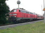 Die 218 217-8 zieht den RE12 von Köln Messe/Deutz nach Trier aus Köln West weiter Richtung Eifel am 30.07.2009