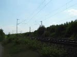 Gerade hatten wir uns an unserem Fotostandpunkt an der Northeimer Seenplatte eingerichtet, fuhr auch schon 229 181-3 der DB Netz Instandsetzung vorbei. 10.05.2009. Gru an den Tf! ;)