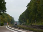 232 109-9 mit einen Gterzug nach Cuxhaven bei der Durchfahrt durch den Bahnhof Cadenberge. Video vom 22.10.10.