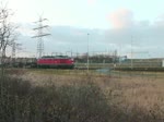 232 601-5 bringt leere Kesselwagen zur Wilhelmshavener Raffinerie und verlt sie wieder Solo.