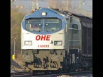 Noch war nichts zu sehen, aber schon von weitem zu hren, dass sich eine groe Diesellok nhert und dann kam 330091 der OHE um die Ecke in Richtung Sden. Aufgenommen am 07.04.2010 in Eichenberg.