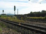 Sonntag-Morgen, ein lautes Brummen lsst mich wach werden, ein Blick aus dem Fenster: huch, Voith Maxima 40CC beim Signalhalt in Eschwege West in Fahrtrichtung Sden.