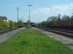 Rechts Ein Gz mit Mak 1206 und dannach Links ein berraschungsgast aus Hagen Hbf den eigentlich jeder in Hagen gesehenhaben msste
Aufnahme am 06.04.2009