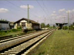 Eine MaK G 1200 von Rail4Chem fhrt mit Kesselwagenzug durch Mainz-Mombach am 23.05.08