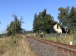 V75 018 fuhr am 27.08.16 von Schwarzenberg über Annaberg und Weipert nach Chomutov. Dort stand ein Besuch des Depots des Technischen Nationalmuseums Prag auf dem Programm. Hier der Zug in Nová Ves.