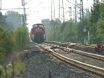 Sind es 24 oder 25 Waggons die die 294 740-6 Richtung Offenburg zieht? Genau sagen kann ich es nicht.