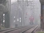363 235-3 und 363 655-2 bringen am 05.04.2014 die Übergabe vom VW-Werk in Mosel nach Zwickau.
