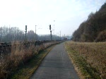 Kleines Videoexperiment: Whrend ich mit dem Fahrrad von Saalfeld nach Rudolstadt fuhr, begegnete mir eine RB nach Saalfeld in Form eines Desiro. (04.02.2009)