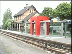 Dieses Video zeigt den Bahnhof Holzheim an der Erftbahn. Eine 628/928 Einheit fhrt in den Bahnhof ein.