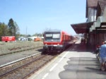 zu sehen ist eine 628 bei der abfahrt aus dem bahnhof bad waldsee zu ihrem endbahnhof aulendorf als rb 22864 .21.04.07
