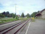 RB 22865 hat Einfahrt in den Bahnhof Wangen im Allga gehrt noch zum Bundesland Baden - Wrttemberg um dann nach kurzen Aufenthalt zu Ihrem Endhaltepunkt Hergatz zu fahren was widerum im Bundesland Baern liegt, aufgenommen am 17.06.2008