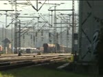 Ein Walfisch durchfhrt als RB nach Arnstadt Hbf die Saalfelder Bahnhofsbrcke.