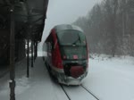 Am 23.02.2013 , im dichten Schneetreiben, pünktlich um 12:30 Uhr setzt sich 642 139 als RB 61 nach Zittau nach Halt in Neukirch (Lausitz) West wieder in Bewegung.