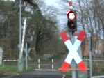 Rostock: In der Nhe des Hp Thierfelder Strae stand ich diesmal (B Dr.Lorenz-Weg) und habe die Abfahrt des VT 642 als RE nach Wismar, gefilmt.