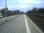 Zwei Triebwagen vom Typ LINT41 der NordWestBahn fahren in den Bahnhof Delmenhorst ein um sich dann weiter auf den Weg nach Osnabrck Hbf zu machen