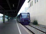 Eine BR. 650 Doppeltraktion der BOB verlsst den Bahnhof Friedrichshafen Hafen um den nchsten Bahnhof Friedrichshafen Stadt zu erreichen und zu wenden um das Endziel weiter zu verfolgen.
03.07.2009.
Ich werde weitere Videos in ca: 2 Wochen hochladen, dies war nur ein kurzer berblick, was so in der Stadt rum fhrt.