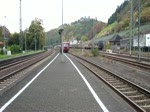 Ein VT 98 der Kasbachtalbahn fährt in den  Bahnhof Linz am Rhein am 24.10.09 ein.