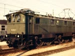 Szenen mit Lokomotiven der Reihe 116 an unterschiedlichen Orten in den 1970er Jahren.