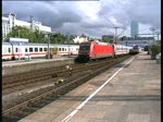 Ausfart eines IC aus dem Bahnhof Hamburg-Altona.