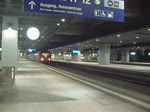 Eurocity 172 - Zuglauf vom 2.11.2011 - erreicht berpnktlich auf seiner langen Fahrt von Villach ber Wien, Prag und Dresden den Zwischenhalt Berlin-Sdkreuz und macht sich auf seinen letzten Abschnitt ber Berlin nach Hamburg-Altona