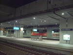 CNL 450 (Zuglauf vom 2.11.11) macht sich pnklich auf den langen Weg durch die Nacht ber Hannover, Saarbrcken nach Paris.