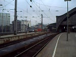 101 042 Schleppt einen defekten IC aus dem Klner Hbf