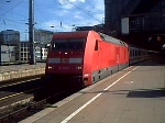 BR 101 132 verlsst den Klner Hbf mit dem IC 2025