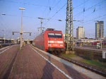 101 050-3 verlsst Dortmund Hbf mit dem NZ nach Milano-Centrale sowie mit der CNL nach Wien-Westbahnhof.(02.04.07)