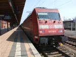 IC144 von Berlin Ostbahnhof nach Bad Bentheim kurz vor der Abfahrt im Bahnhof Stendal.(11.04.09)
