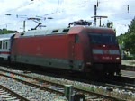 Weiter gehts! 101 083-4 verlsst mit einem defektem Spitzenlicht und IC 2370 am Haken Weinheim an der Bergstrae auf Gleis 2 Richtung Darmstadt.