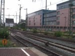 Eine BR 120 hat Ausfahrt aus dem Dortmunder Hauptbahnhof mit dem IC 1904  Urlaubsexpress Mecklenburg-Vorpommern  von Kln nach Ostseebad Binz mit drei Kurswagen zum Seebad Heringsdorf.