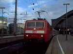 BR 120 114-4 verlsst mit dem IC 2213 Rgen den Klner Hbf von Gleis 7