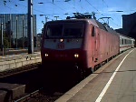 BR120 126-8 verlsst mit dem IC 2213 Rgen den Klner Hbf