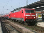 120 201-9 mit RE92012 von Rostock Hbf.nach Hamburg Hbf.bei der Ausfahrt im Rostocker Hbf.(04.04.09)