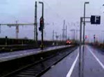 Am 9.5.2009 fuhr ein ICE-Ersatzzug mit zwei 120er in Leipzig ein. Dieses Video wurde mit einer Handy-Kamera gedreht.