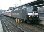 120 159-9 mit IC2356 von Stralsund nach Dsseldorf Hbf.kurz vor der Abfahrt im Stralsunder Hbf.(08.03.09)