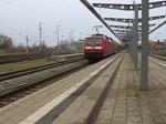 120 205-0 mit Hanse-Express(Hamburg-Rostock)beim Rangieren im Rostocker Hbf.28.11.2015