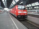 146 208-4 fhrt mit einem Regionalzug in Richtung Stuttgart aus, Karlsruhe HBF am 28. August 2008.